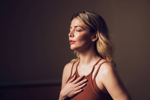 Les tensions dorsales sont fréquentes chez beaucoup de personnes. En effet, elles résultent souvent du stress ou de mauvaises positions.