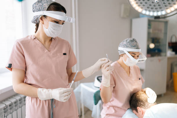 Tout d’abord, il est important de savoir que le coût moyen d’une greffe capillaire varie. En effet, plusieurs critères influencent le tarif